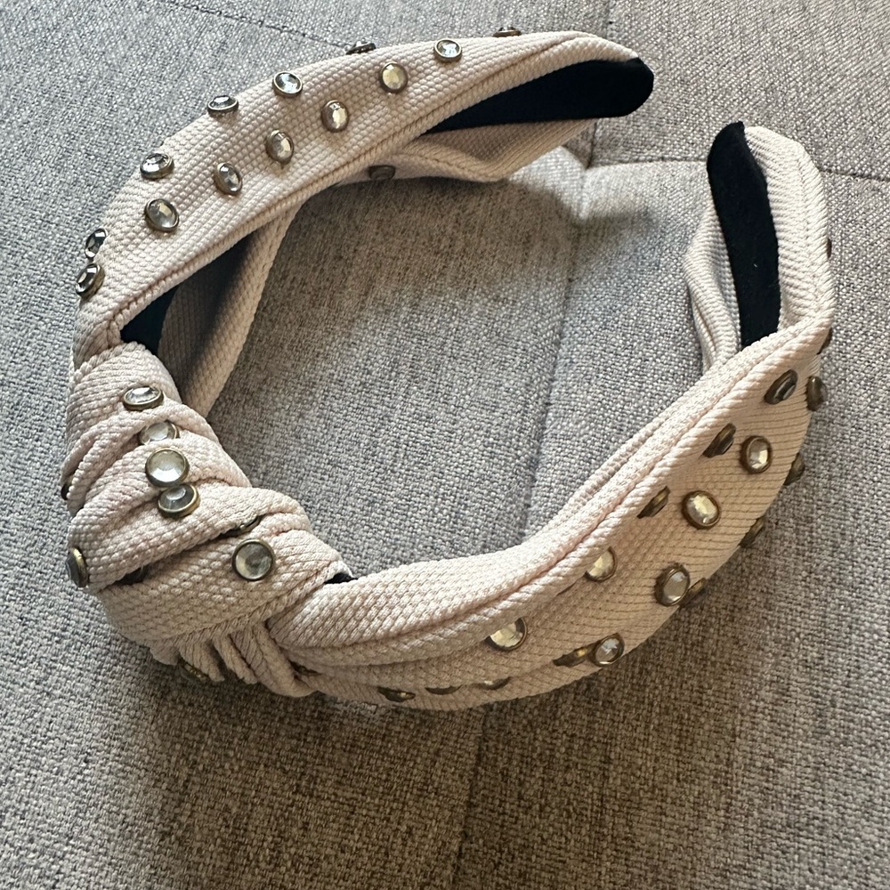 Unbranded Jeweled Knotted Headband  Crystal
Please check color and condition